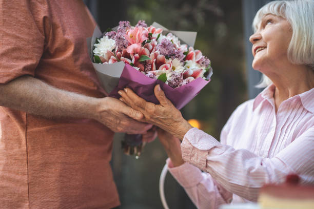 Fresh flower delivery of a local weekly posy by Petal & Post